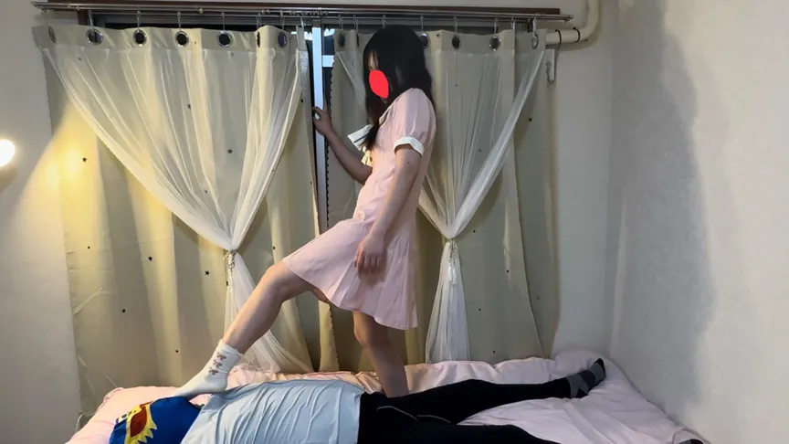 見た目はゆめかわ女子 中身は無邪気なS女キキちゃん初対面の女の子に電気アンマで敗北射精