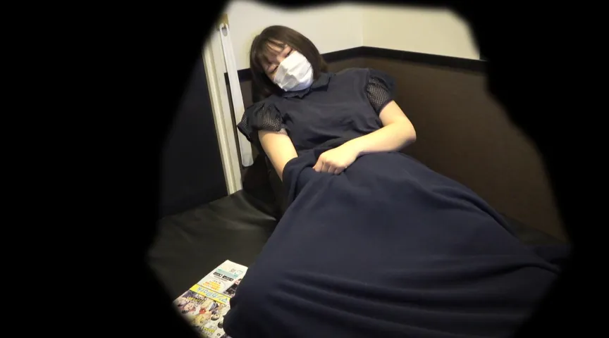 家出？年頃の女子が声我慢オナニーする姿が可愛すぎる【オナニー／着替え】