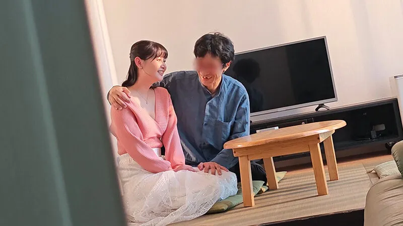 サッカー番組で大人気！同じテレビ局で働く幼馴染のキャスターが週刊誌にすっぱ抜かれた！僕が最初に好きだったのに（BSS）、実はサッカー選手やプロデューサーと誰とでも寝るただのヤリマンで、、、 静河