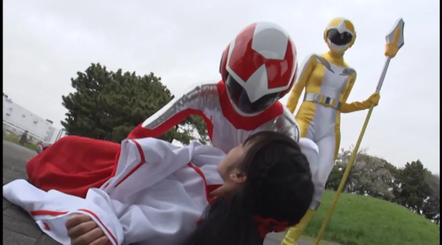 退魔巫女戦騎トリプルランサー ［前編］