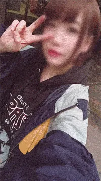 【個撮】根元まで丸呑み。自ら喉奥を刺激するディープスロートノーハンドフェラがエロすぎる天使爛漫な童顔プラチナ美女。