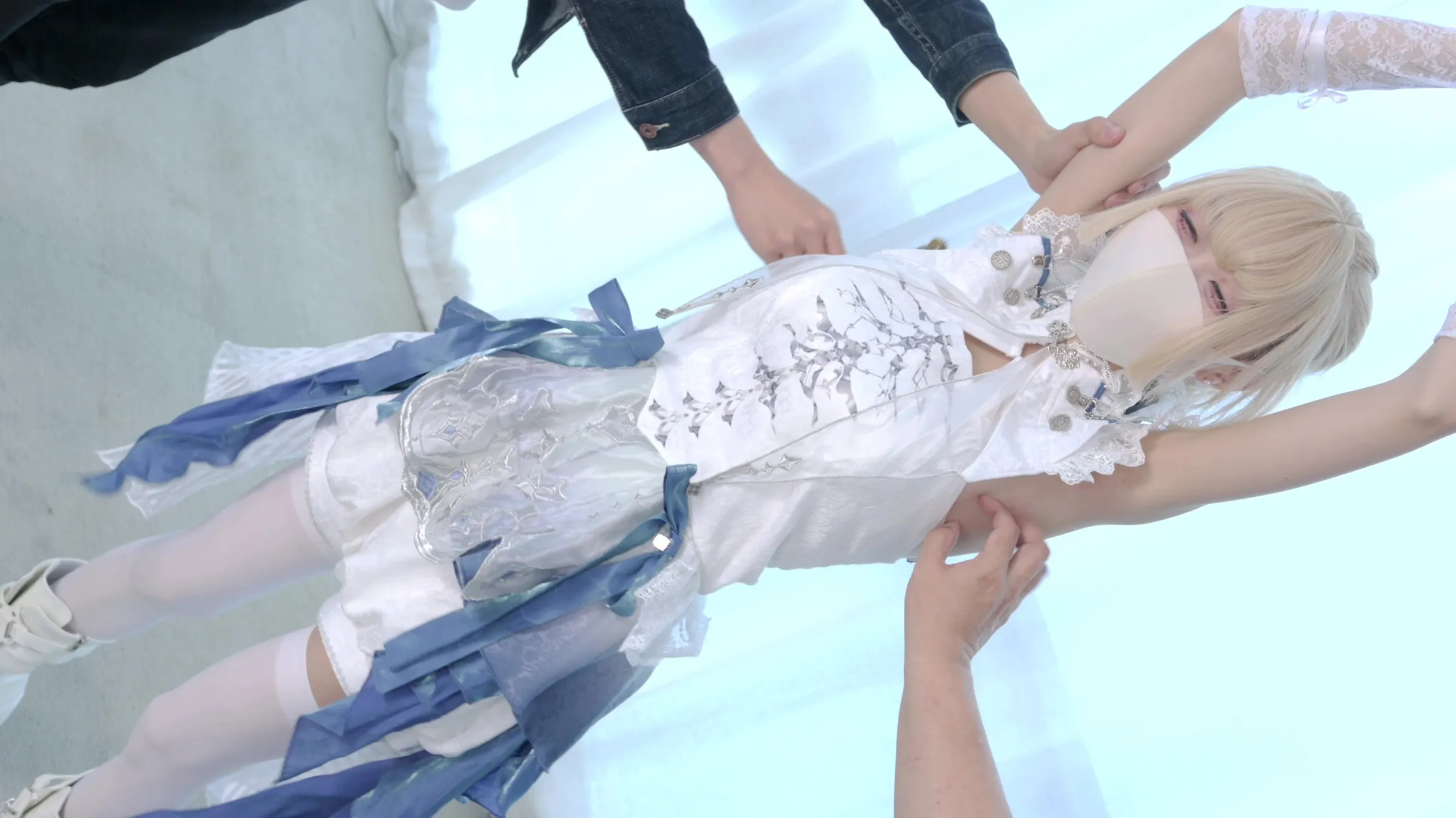 純白の女騎士をあの手この手でくすぐり