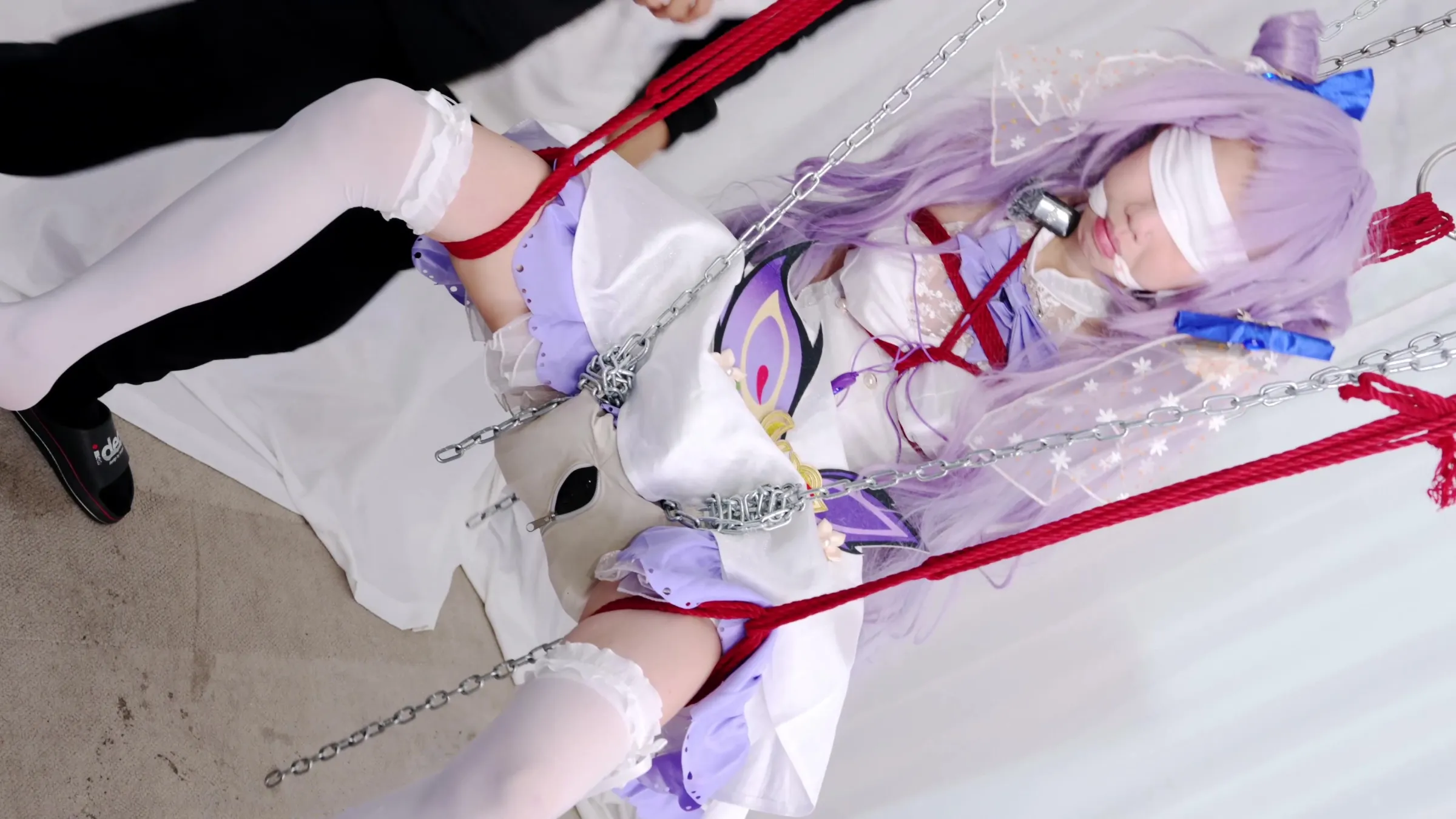 【原神刻晴(ウエディングドレス)同人AV】大股開きで吊られてしまったワガママ王女