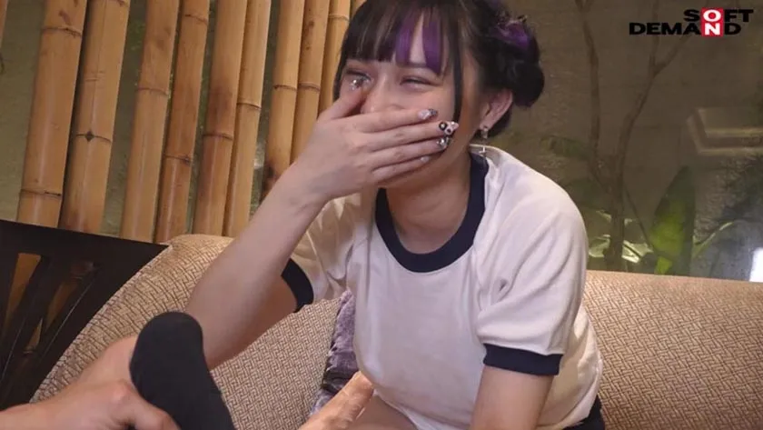 こんな顔してえっっっぐいアクメするほどデカチン狂でした。総fw60万人の台湾美少女が、デカチン日本代表3名と乱れ逝き！ 小さいマンコの膣穴いっぱいにチンポが入り込む激ピストンにも、感謝が止まらない！！ 大絶頂 謝謝セックス  齋齋いつき