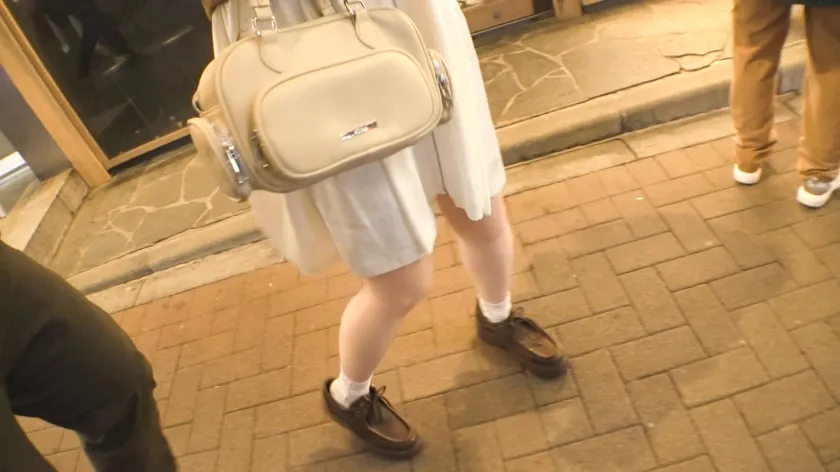 【元某アイドル×Hカップ爆乳】ファンと関係を持つほど性欲全開！揺れる最強おっぱいでAVデビュー！ 裏では性行為三昧、隠しきれない淫乱ボディがついに表舞台に！ファン垂涎の衝撃デビュー作！ マジ軟派、初撮。 2207