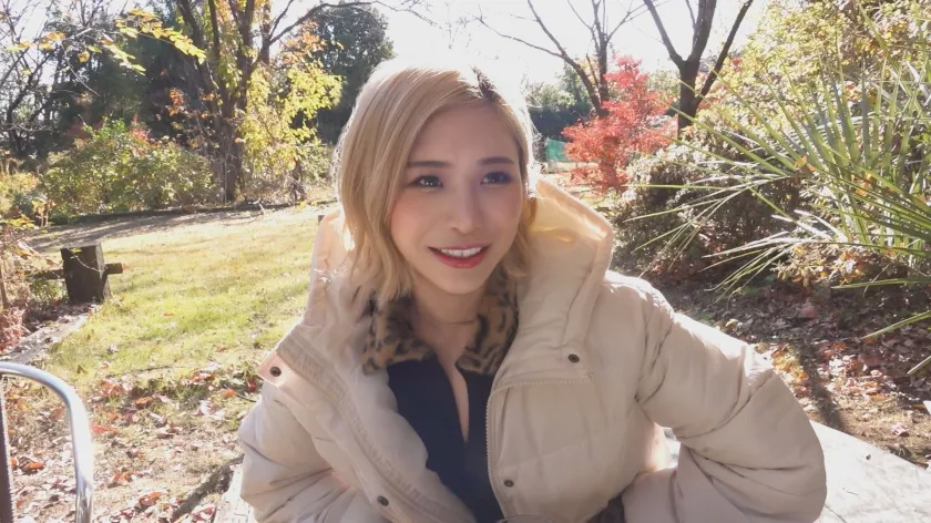 本物のAV男優と乱交SEXがしたい！！金髪ショートでハスキー声がえっちな21歳ヤリマンギャルとの汗だく中出し乱交ハメ撮り