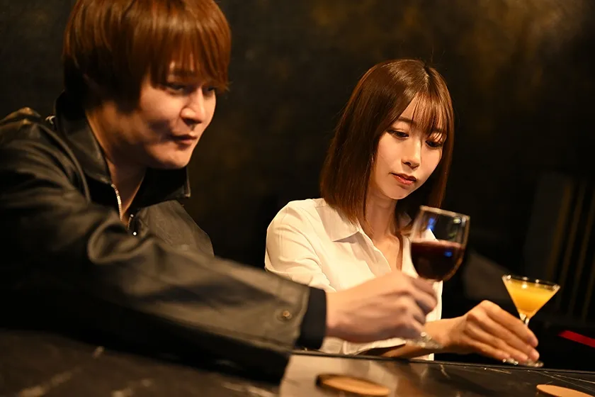 欲望と裏切り 結婚直前の彼氏がいたのに…電話で見せつけるNTR 黒川すみれ