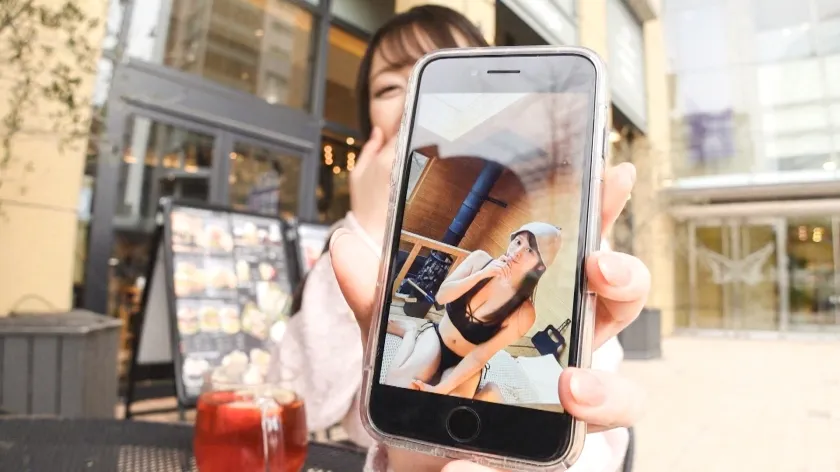 24歳チアリーディング経験者・すみれ。人を励まし笑顔を届けてきた身体が、今度は自分自身を快感で突き動かされる舞台に立たされる。初めての撮影に緊張しながらも、男優のテクニックに翻弄され、声を張り、Gカップを揺らし、窓辺で突かれれば歓声のような喘ぎを響かせる？？応援から被写体へ、そして一人の女として本能をさらけ出していく濃密SEX！ 【初撮り】ネットでAV応募→AV体験撮影 2426