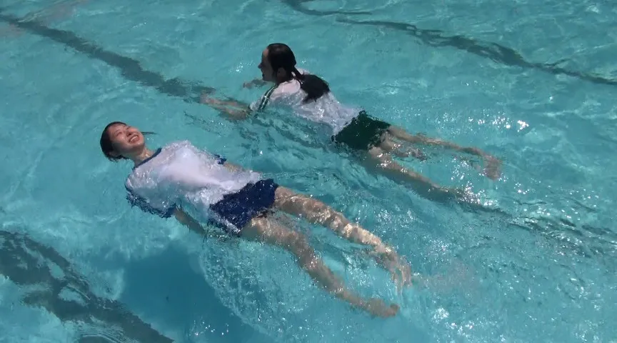 プール開き前の秘め事