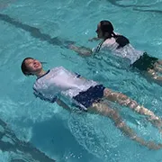 プール開き前の秘め事