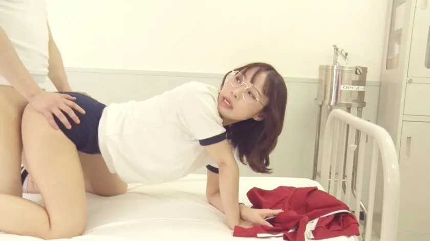 メガネの似合うエロかわブルママネージャー 悩めるスポーツ男子をエロ優しく見つめながら励ましてくれる