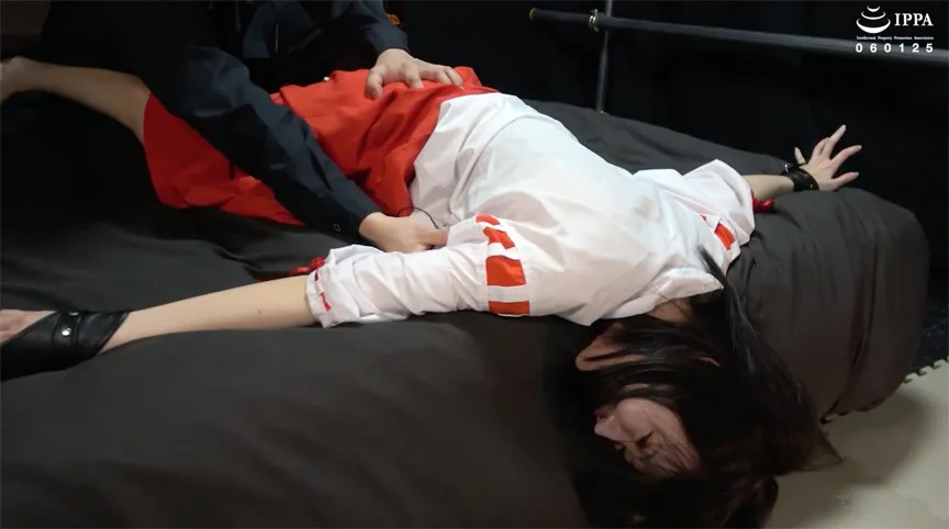 【くすぐり】「巫女さんややちゃんの身体をくすぐりマッサージ！ 最後はうつ伏せ拘束で大笑い！」WAKA－077琥珀やや（6）