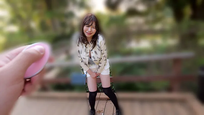 ノーブラ爆乳‘とびっこ装着’恥○デート 小坂ひまり ～Iカップ爆乳ゆらして、お外で『おもらし絶頂』しちゃいました…。