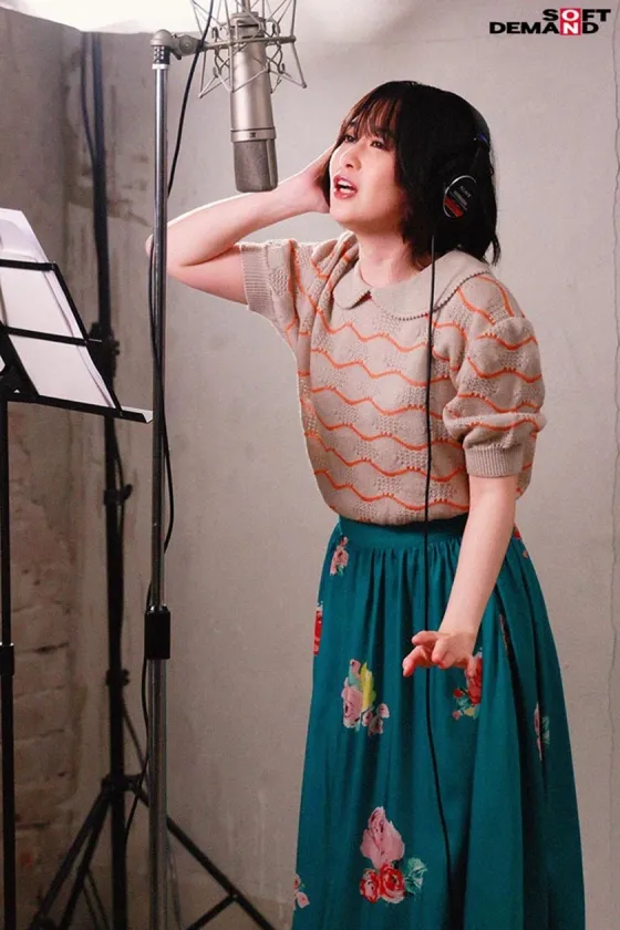 【枕営業強要レイプ】伝説の昭和アイドル おじさんボイトレ講師による喉奥拡張イラマ映像が流出。 門倉すず