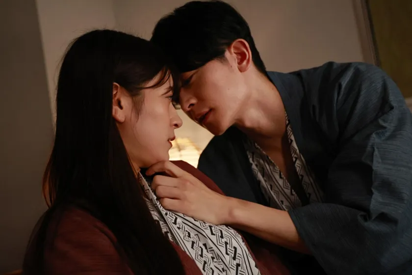 サシカエ。 藤井レイラ