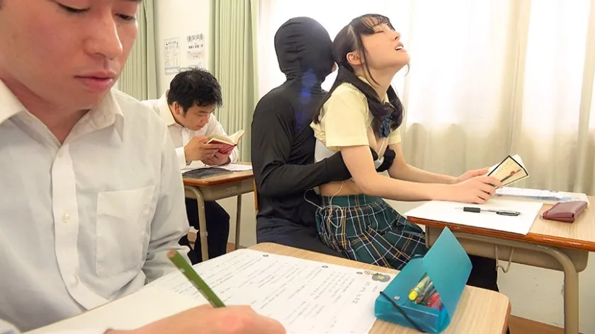 乳首いじりが日常に溶け込んだ世界でイジられていることには気づかないまま皆の前で乳首絶頂してしまう敏感女たち