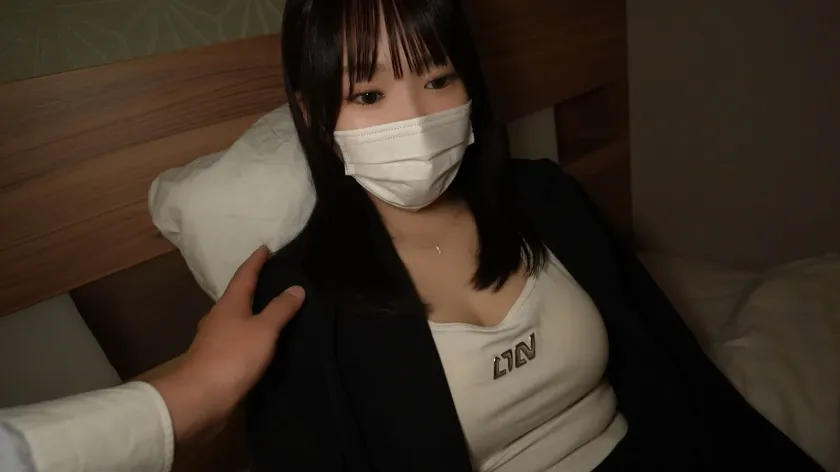 まみちゃん(仮名)20歳。業界で生き残るための枕営業を映像に記録。未来ある芸能界の卵に生中出し。