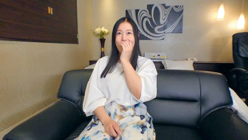 巨乳人妻温泉デート 黒髪むちむち爆乳Jカップ みくる32歳