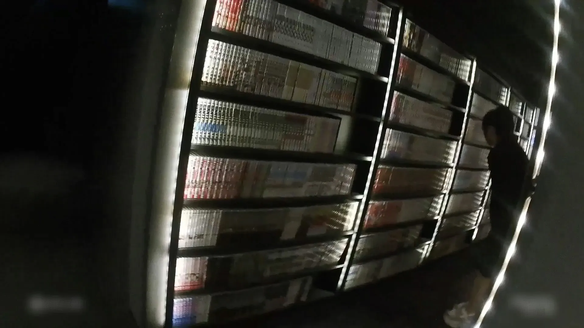 ネカフェスタッフの深夜の楽しみ　〜美形お姉さんの慣れ過ぎたテコキ〜