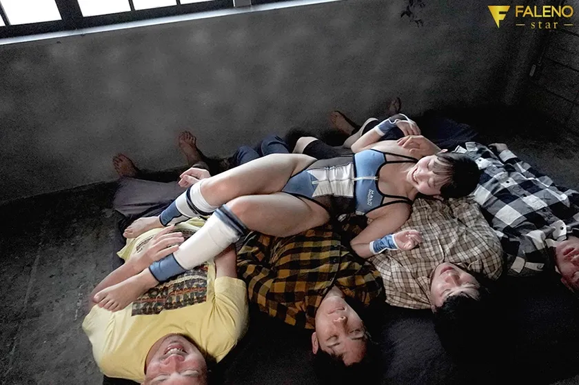 ファンサえぐ過ぎる巨乳地下アイドルの裏営業ノンストップ射精撮影会 山下紗和