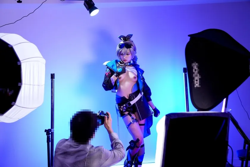 上京アイドル候補生・個撮おじさんと最悪の撮影会。暴走カメコに欲望をぶつけられ、絶頂の果てに性処理契約…。