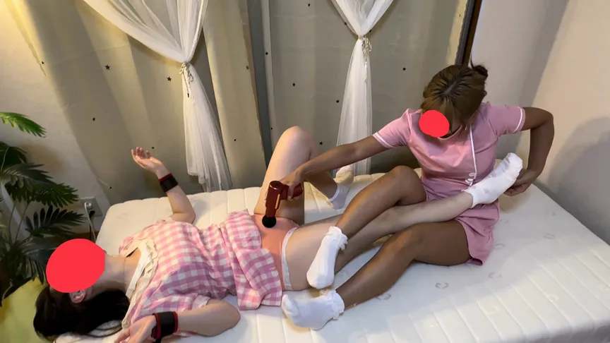 無料モニターでエステに行ったみーなちゃん。 めありちゃんにくすぐり、電気アンマ、外部ポルチオ等で逝かされまくる！