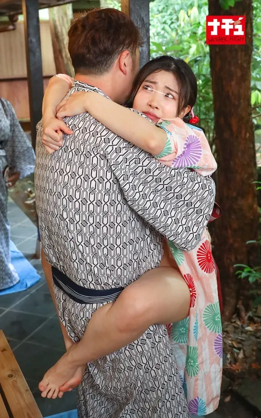 温泉客が居ても浴衣の中の抱っこSEXで挿入して逃がさず何発も膣射させる痴女っこ 3