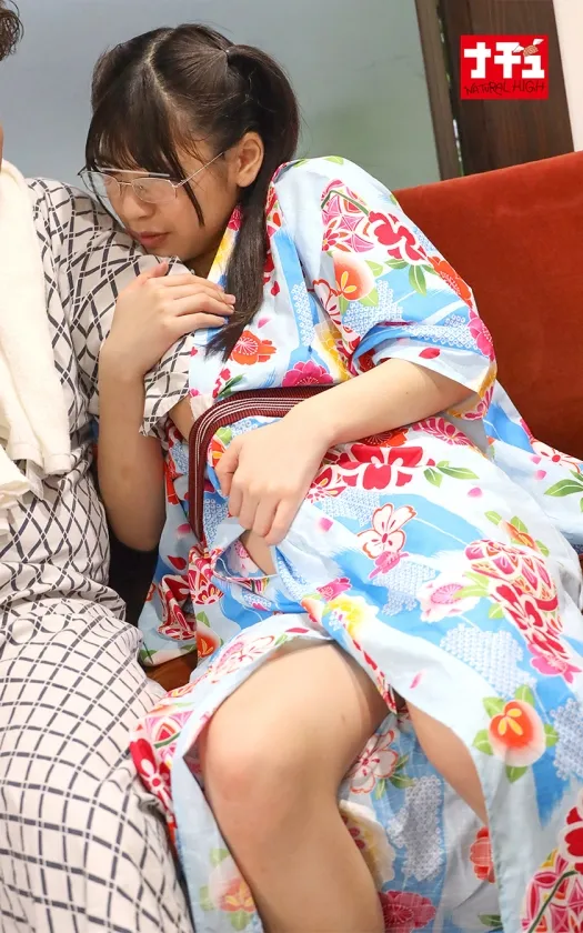 温泉客が居ても浴衣の中の抱っこSEXで挿入して逃がさず何発も膣射させる痴女っこ 3