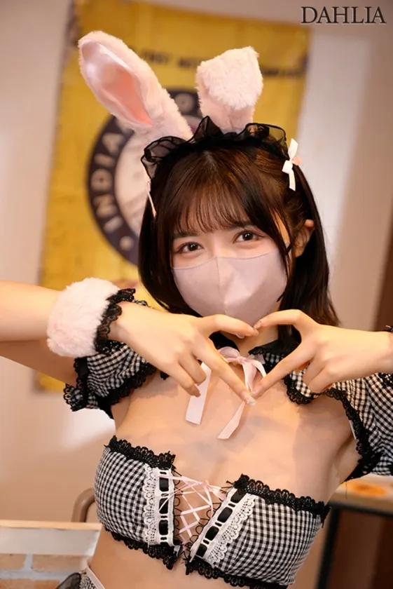 煌めく瞳に即恋し芳醇キスに溺れ果てる身近なマスク美人5シチュエ―ション 善場まみ