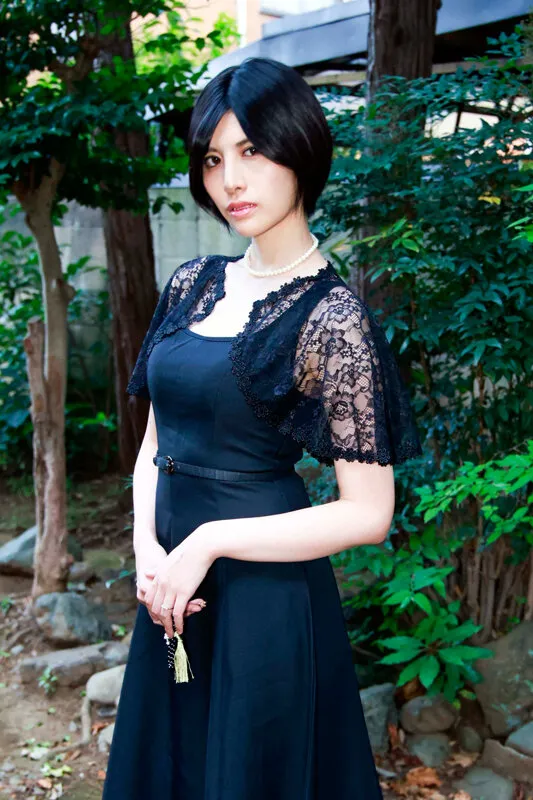 未亡人になった…すれちがいの幼馴染と8年ぶりの再会 九十九メイ