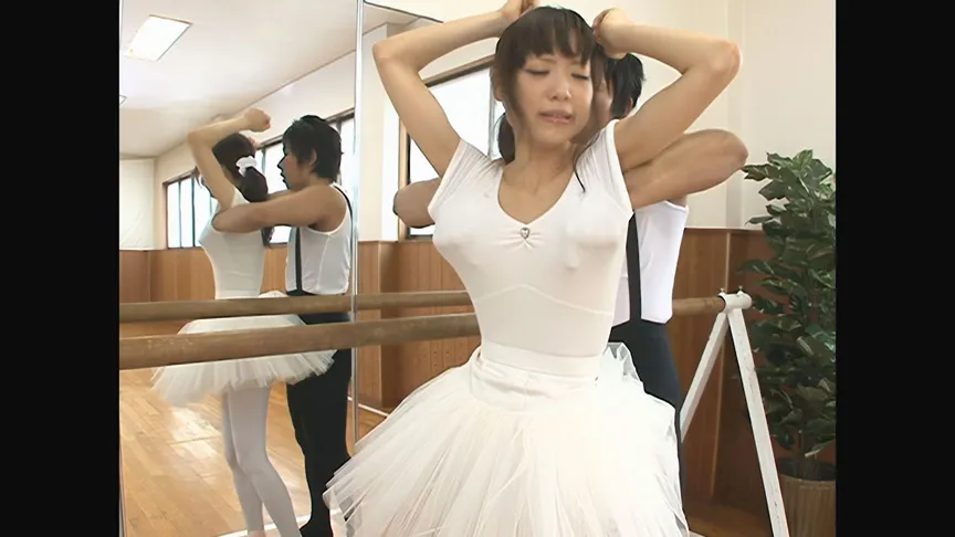 【 AI リマスター版 】超スレンダー美人バレリーナ 細野彩夏（20歳）