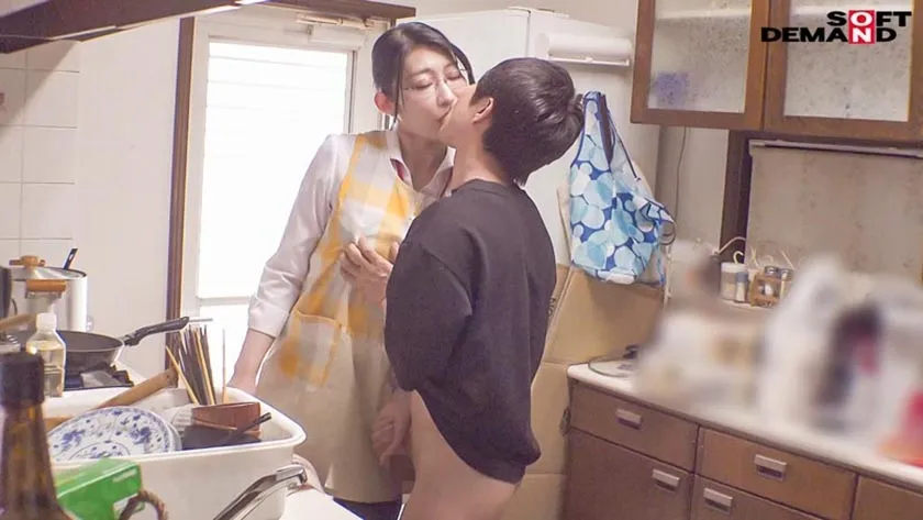 炊事・洗濯・性欲処理 10人の弟と連続セックス朝生活 秘書 守屋よしの 長女になります！