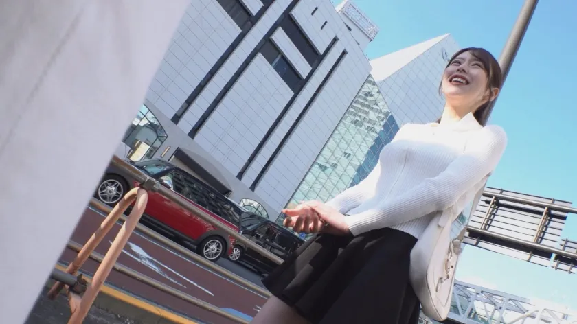 路上声掛けからAV撮影！？ 戸惑う美人カフェ店員が快楽堕ちする一部始終