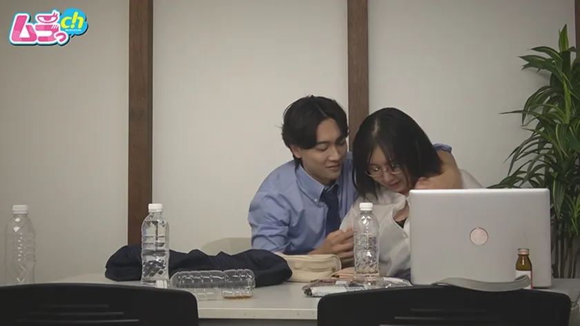 【泥酔男が女性役員レイプ】ニンゲン観察 深夜残業、新入社員の若い男の暴走ギンギンチ○ポの性処理をさせられた爆尻女役員 佐々木咲和 久留間理玖