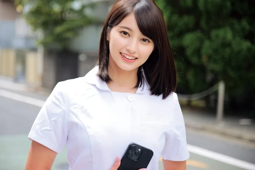 現役ナースが連続射精チャレンジに挑戦！白衣の下に隠された母性たっぷりのマシュマロおっぱいで金玉空っぽになるまで抜きまくり！たくさん喘ぎ感じる姿に赤面発情！そのまま天使のおま○こにも生挿入＆連続中出しSEX！！なのさん ひとみさん