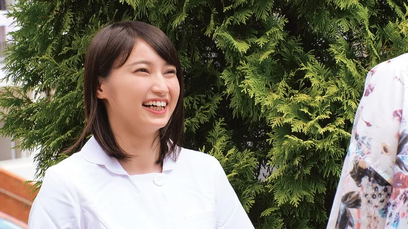 現役ナースが連続射精チャレンジに挑戦！白衣の下に隠された母性たっぷりのマシュマロおっぱいで金玉空っぽになるまで抜きまくり！たくさん喘ぎ感じる姿に赤面発情！そのまま天使のおま○こにも生挿入＆連続中出しSEX！！なのさん ひとみさん