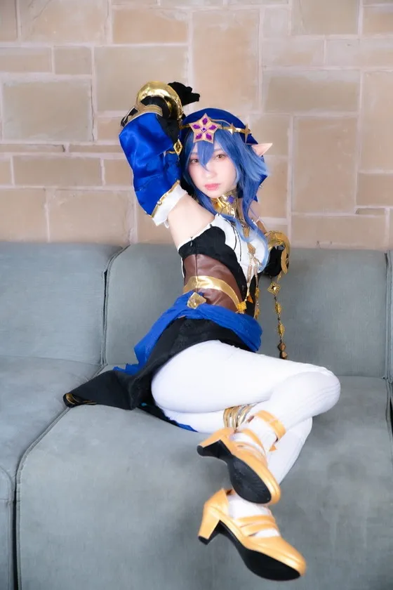 【原神レイラ ホロライブ湊あくあ(ブレザー) コスプレAV】チン凸生(ハメ)配信 夢見心地の濃厚生ハメセックスでイキ狂う ちっぱい美少女レイヤーさん不眠の夜！！【2キャラ収録】 冬愛ことね