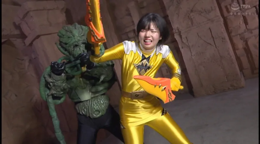 ヒロインピンチラッシュ アミー・レイジャーイエロー・牙翼りん・チアトパーズ