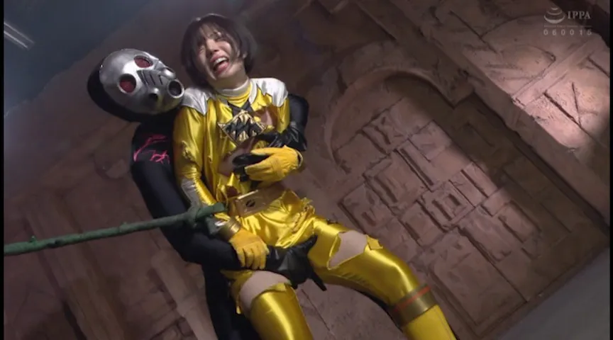 ヒロインピンチラッシュ アミー・レイジャーイエロー・牙翼りん・チアトパーズ