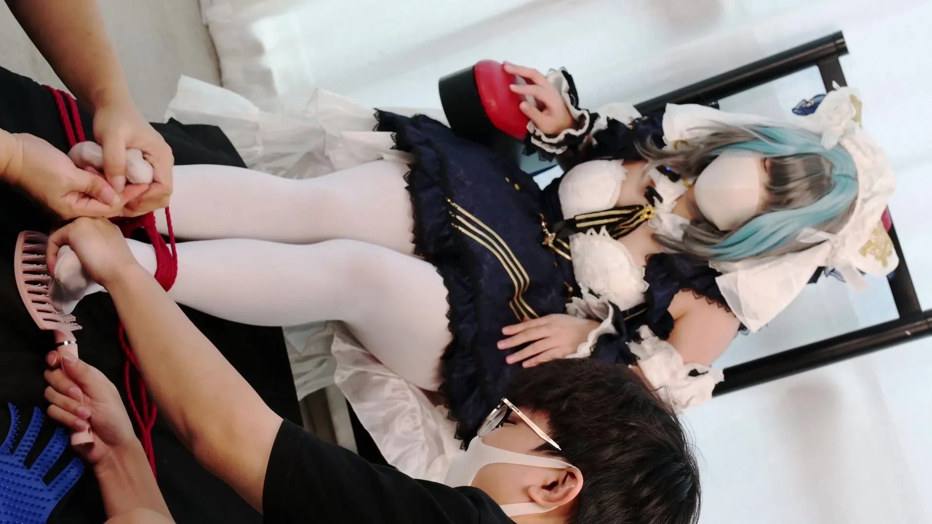 くすぐられてわがままボディがたゆんたゆん