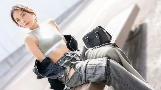 グレーの下着から滲み出るエロ汁シミがそそる！ 最強ぶっ飛びスタイルの全身性感帯！！ 【なみ 24歳】 ぷっくり乳首にしゃぶりつく！感じすぎてビクビクが止まらない！！ 【初撮り】ネットでAV応募→AV体験撮影 2520