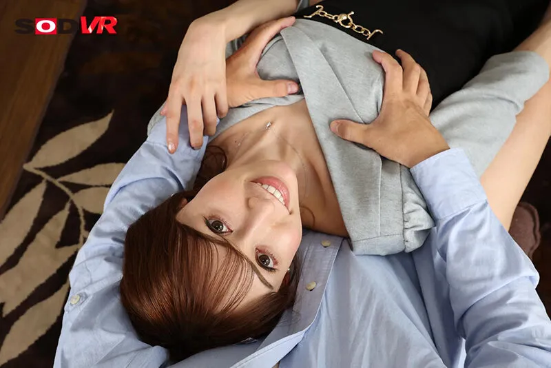 【VR】学生時代の大親友（男）が久しぶりに会ったら絶世の美女に！？男の気持ち良いツボを心得ていて超絶テク（キス、手コキ、フェラ）でボクをイカセまくる！あまりの快感に元々男ということも忘れて濃密セックスに没頭！ ななせゆめ