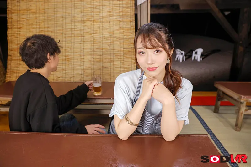 【尾崎えりか】【VR】【密室ロッカー内VR】令和ビッチ水着ギャル店員と海の家の【ロッカーの中】に2人きりで入ると‘キスまで5cm’息がかかる距離で思わず勃起してしまい…扉の向こうにツレの彼氏がいるのに…