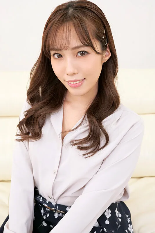 【福田もも】渋谷で出会ったうぶな女の子が性の悩みを抱える男と「素股オイルマッサージ」に挑戦！ 生マンにヌルヌルこすれるチンコに発情しちゃって『マ○コに入れちゃうw』そのまま生ハメ中出しSEX！！ももちゃん