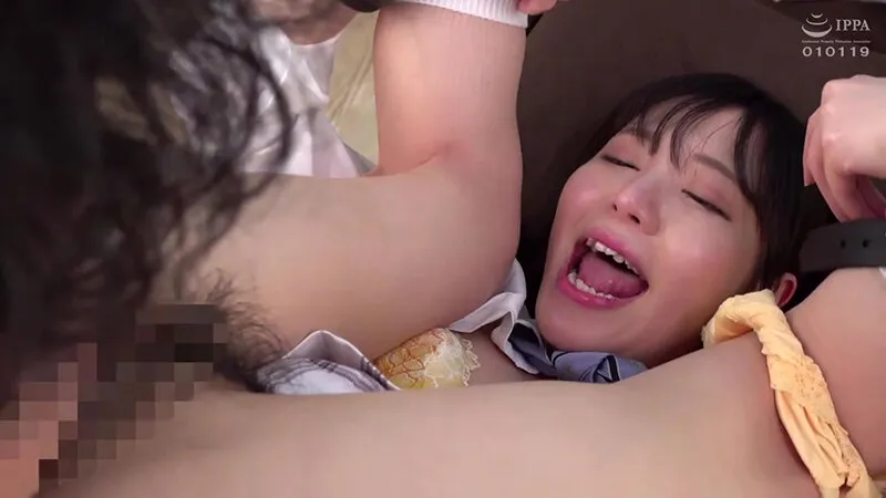 【日向ひかげ】【JK】街行く女子○校生が おま○こ丸出し拘束されたまま何度もイカされ絶頂潮吹き！ 人生初の快感に火照りが止まらない素人娘はデカチンを見せつけられると連続生中出しも拒めない！～まりん編～