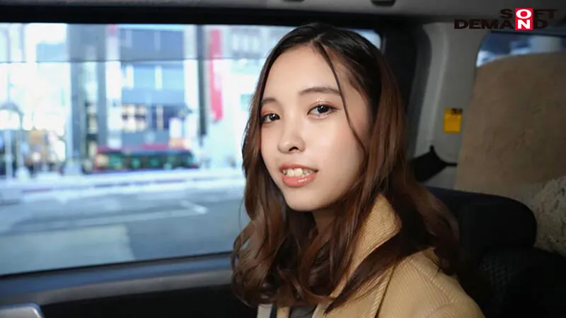 またまた出演承諾！専門学生のうみちゃんを3回目の撮影成功！素人男性の自宅を訪問しえっちコスに着替えてご奉仕セックスに初挑戦！新垣うみ（20）