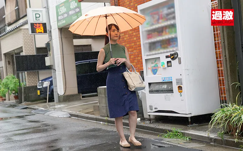 【紺野みいな】【現役JD中出しレイプ動画】中出し寸前に抵抗して抜けたチ○ポを何度もぶち込まれイキ狂いだす女の腰を押さえつけ逃がさない鷲掴み膣奥射精3 緑ノースリーブ色白清楚女