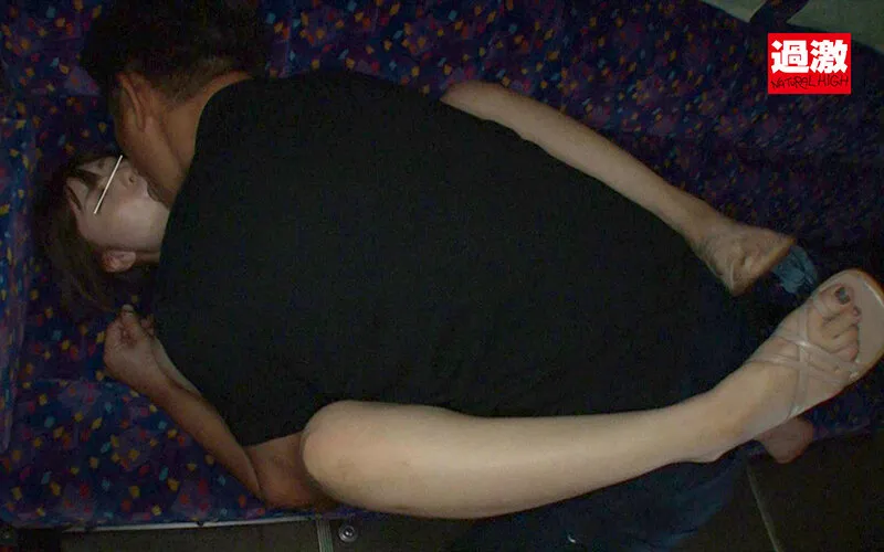 【藤波さとり】夜行バスで声も出せずイカされた隙に生ハメされた女はスローピストンの痺れる快感に理性を失い中出しも拒めない10 青系コーデ色気JD