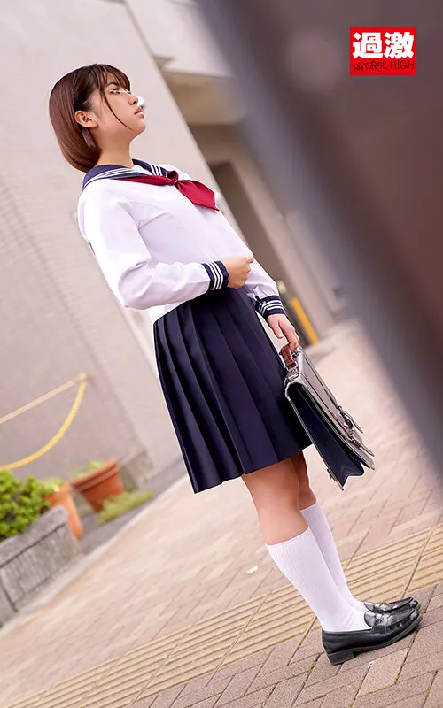 【天晴乃愛】【JK】満員バスで背後から制服越しにねっとり乳揉み痴漢され腰をクネらせ感じまくる巨乳女子○生18 推定Gカップ/ショートカット女子○生