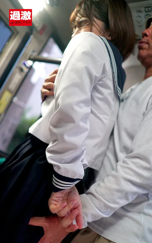 【天晴乃愛】【JK】満員バスで背後から制服越しにねっとり乳揉み痴漢され腰をクネらせ感じまくる巨乳女子○生18 推定Gカップ/ショートカット女子○生